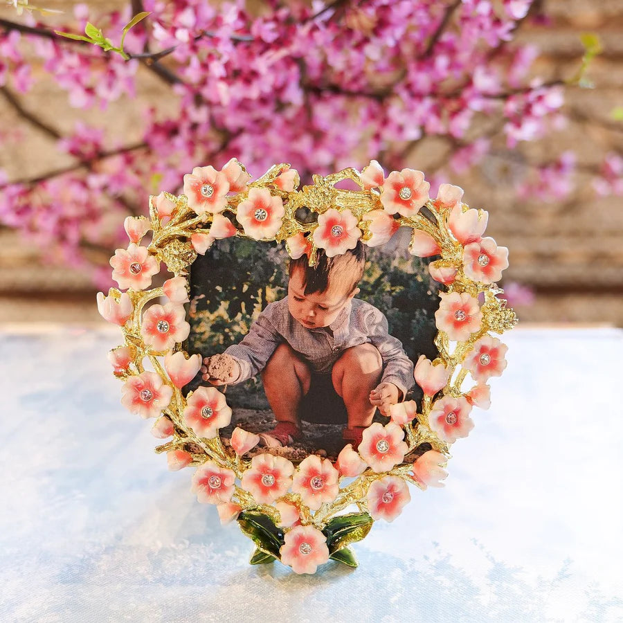 Bella Floral Heart Frame