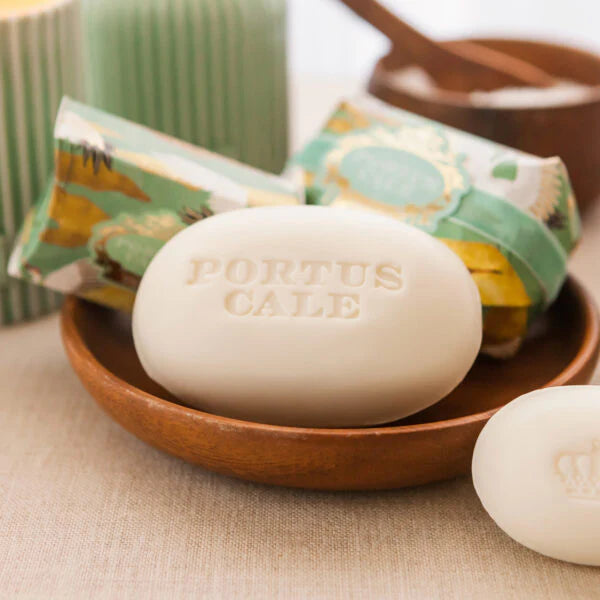 The White Crane Portus Cale Fragrance Set