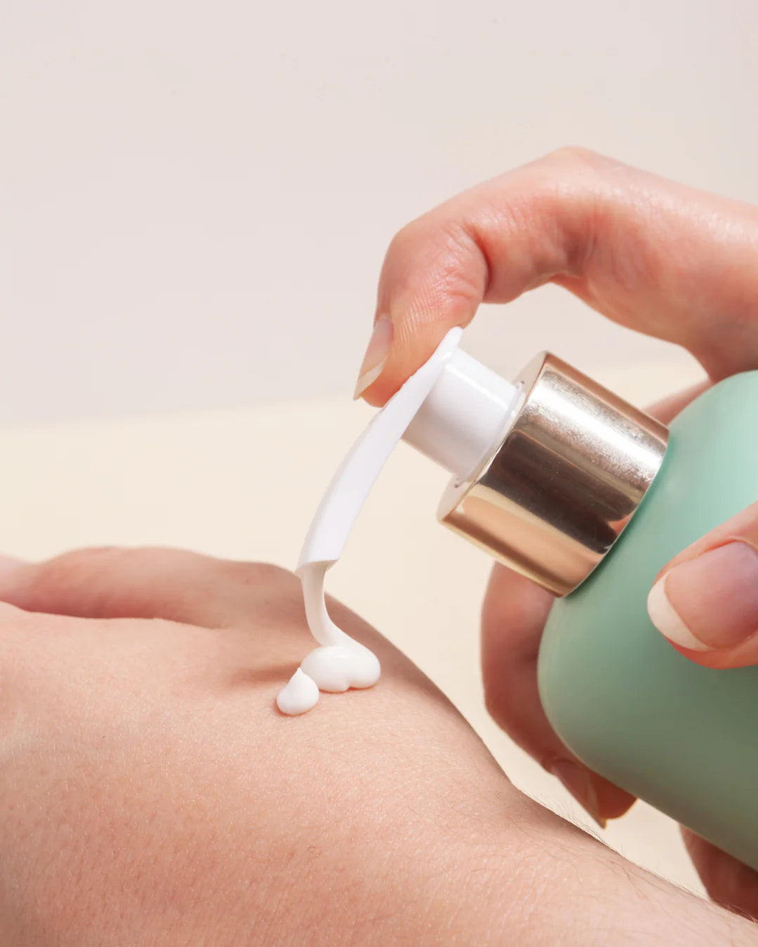 White Crane Portus Cale Body Lotion