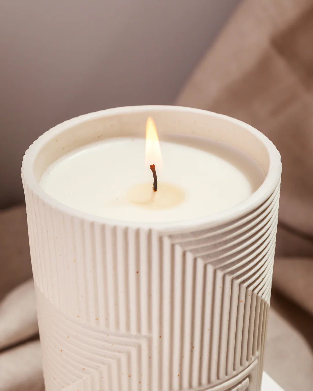 Hajjar Blanc Portus Cale Aromatic Candle
