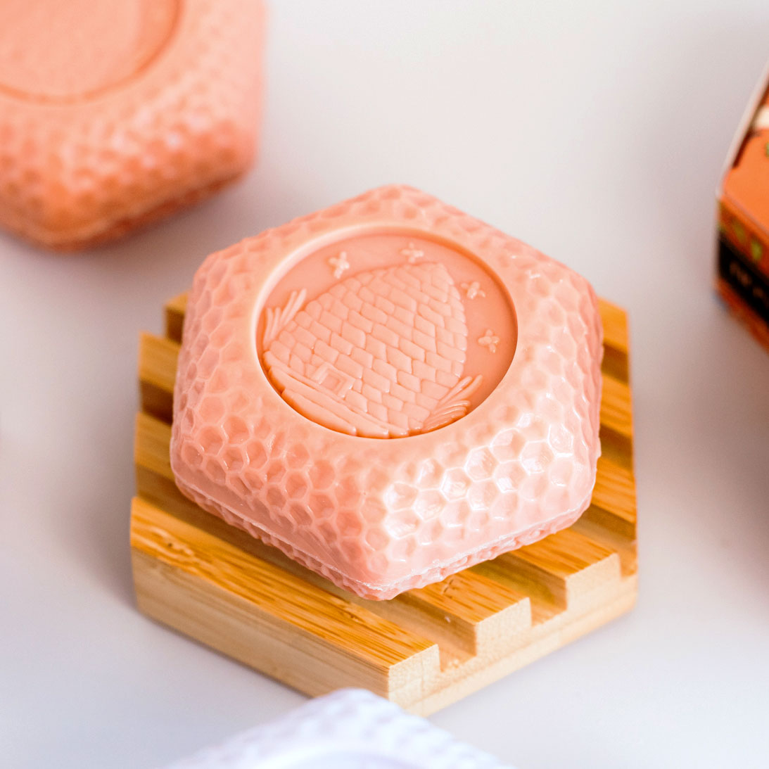 The Honey Soap & Bamboo Dish Set