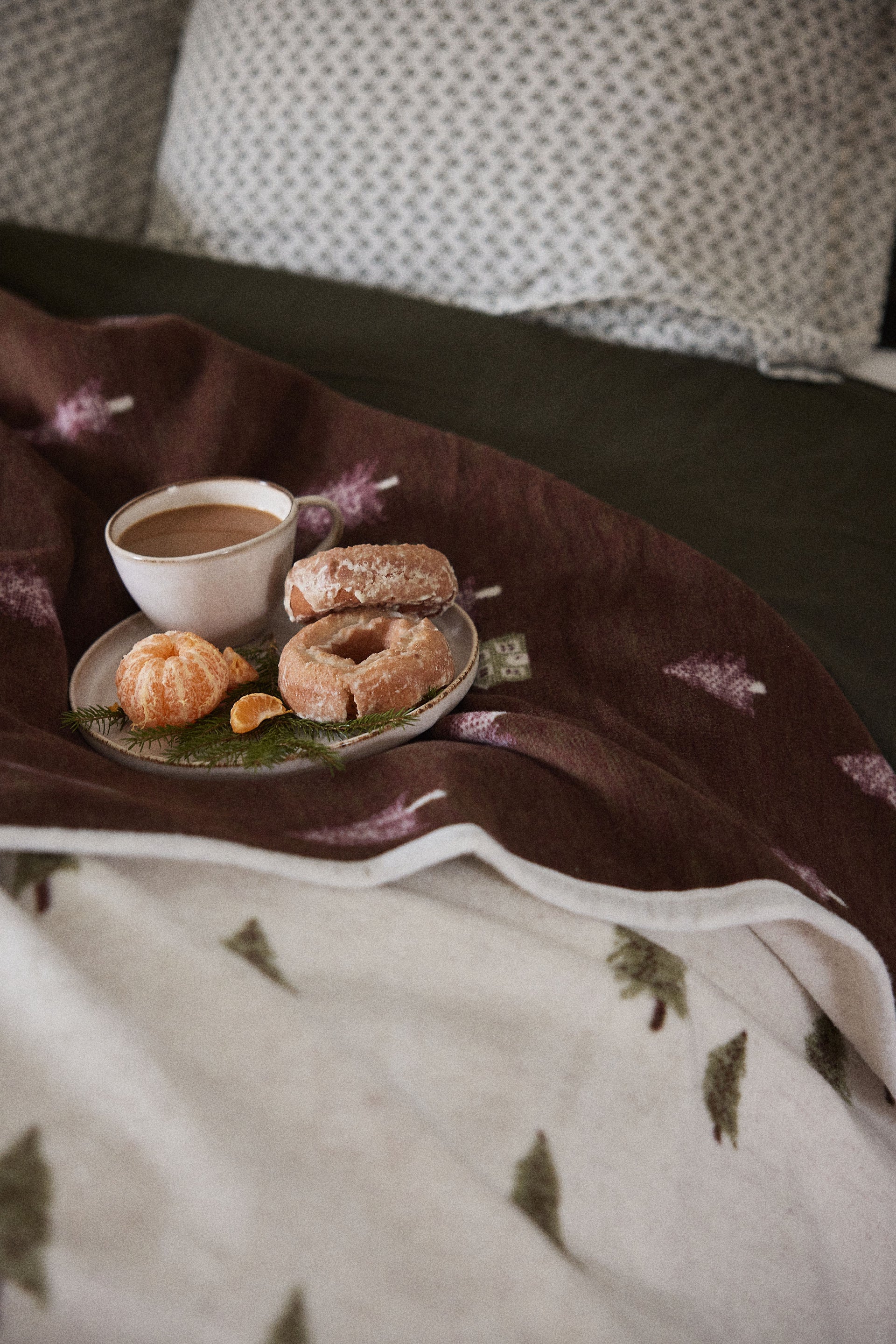 Winter’s Walk Jacquard Throw Blanket