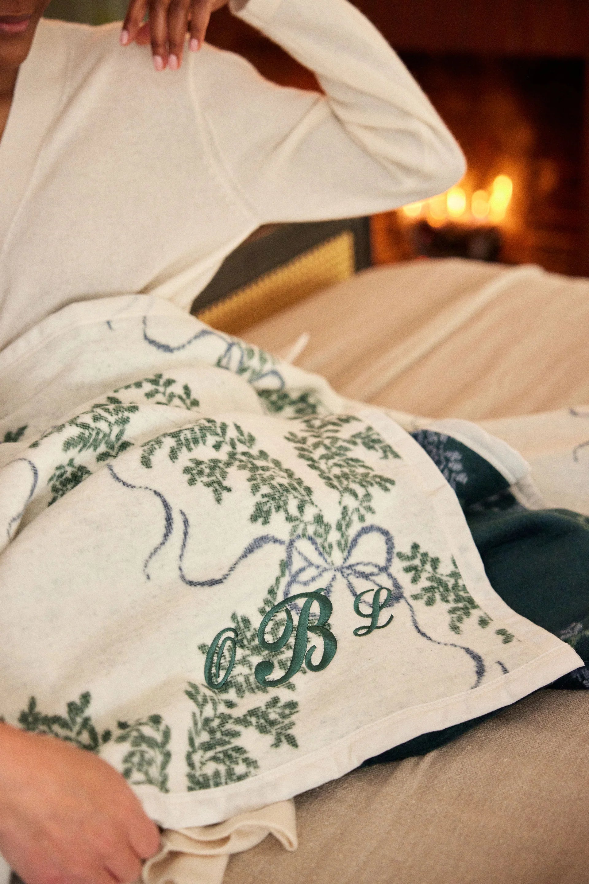 Boxwood Wreaths Throw Blanket