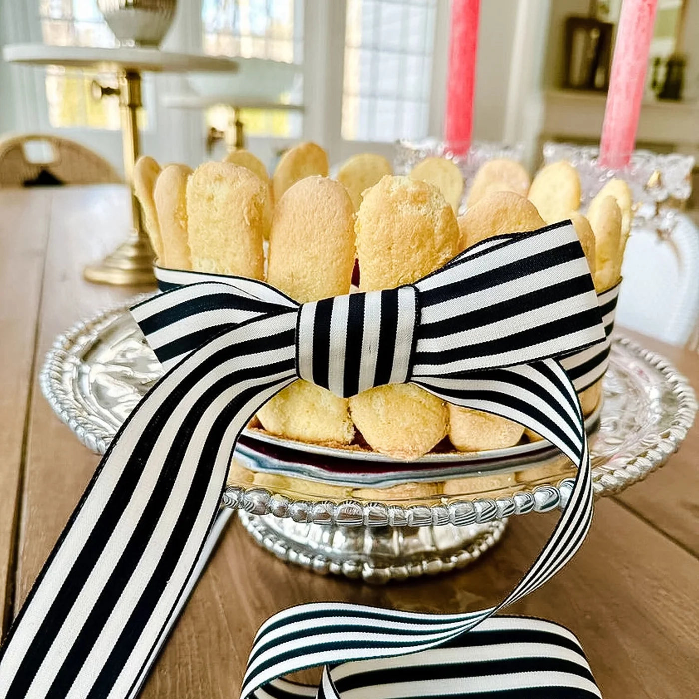 Pedestal Organic Pearl Nova Round Platter