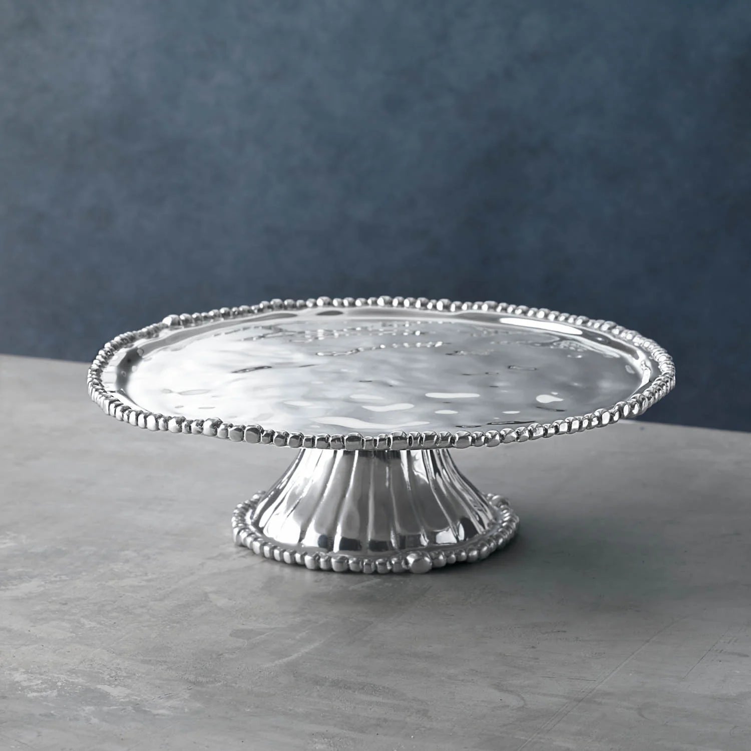 Pedestal Organic Pearl Nova Round Platter