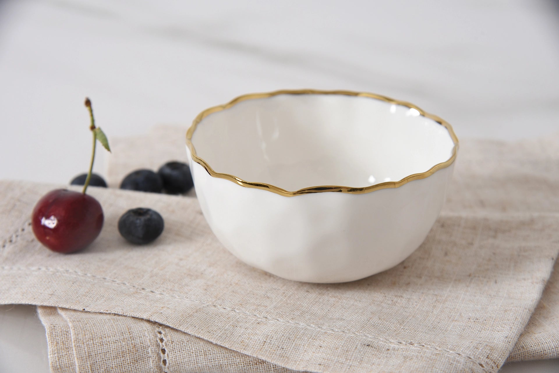 Gold Trim Porcelain Bowls & Dessert Sauces Set
