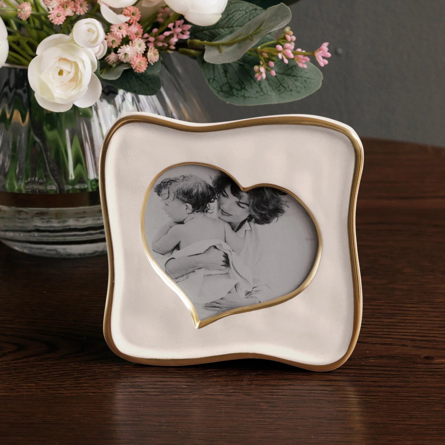 5x5" Cream Encanto Curved Heart Frame