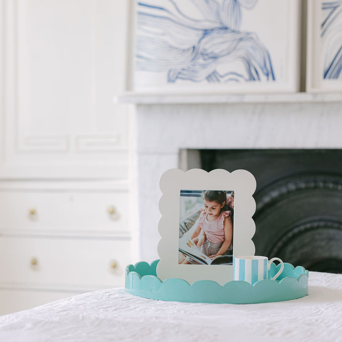 Addison Ross Round Medium Lacquered Scallop Trays