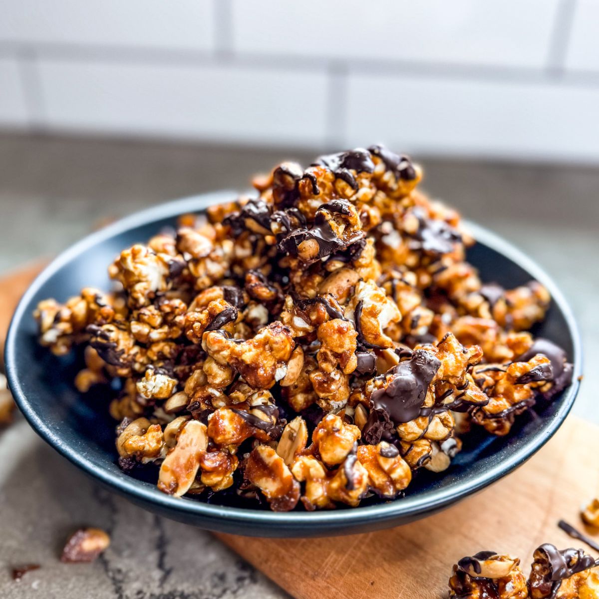 Dark Chocolate & Classic Caramel Popcorn Set