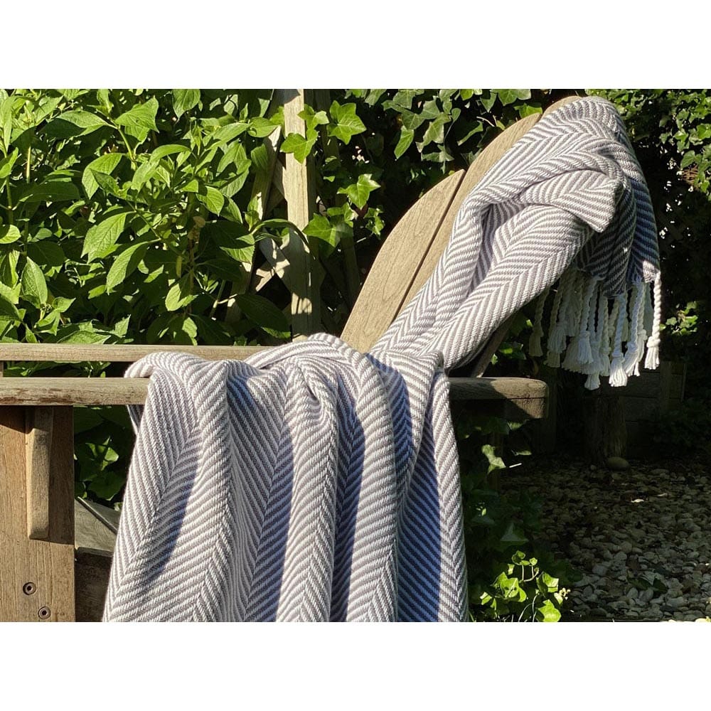 Monhegan Cotton Throw With Fringe Blanket