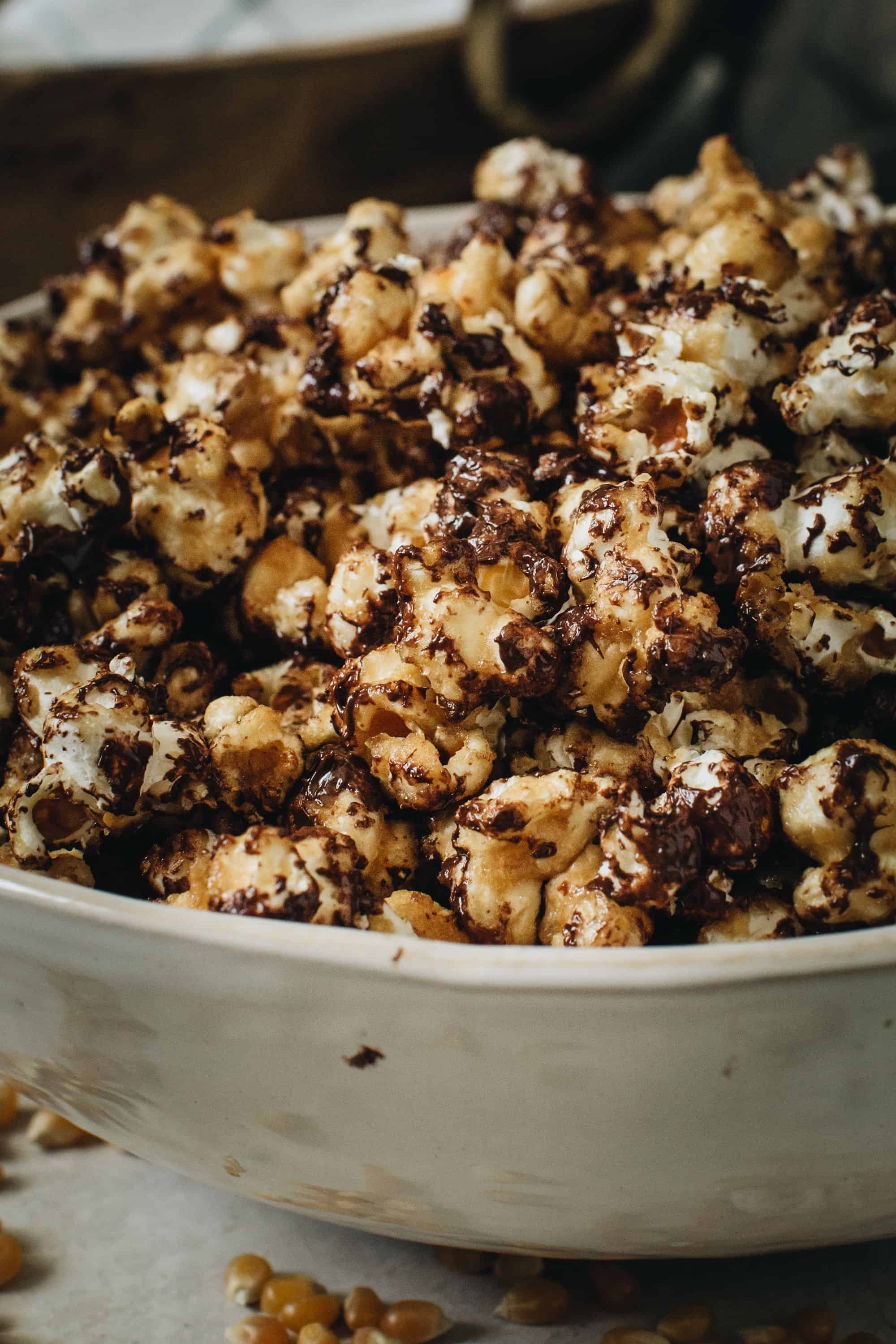 Dark Chocolate & Classic Caramel Popcorn Set