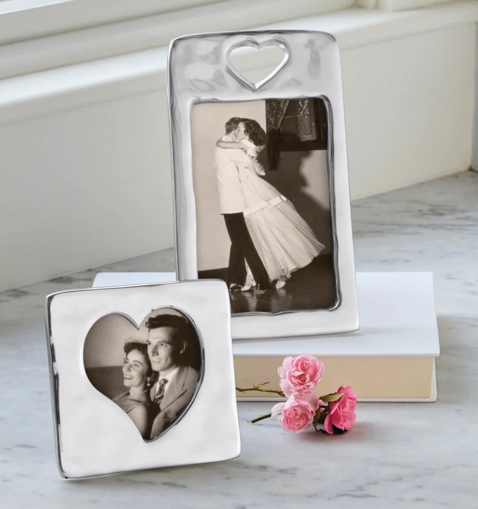 Mariposa Open Heart Frame - Thumbnail 2