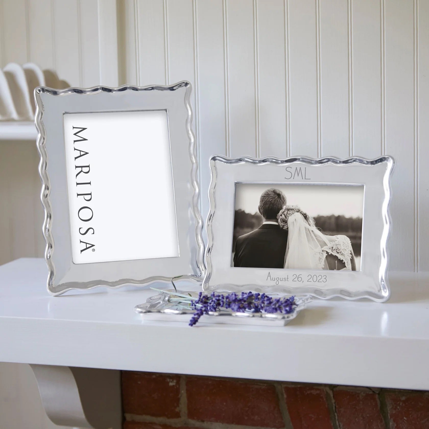 Wavy Engravable Frame