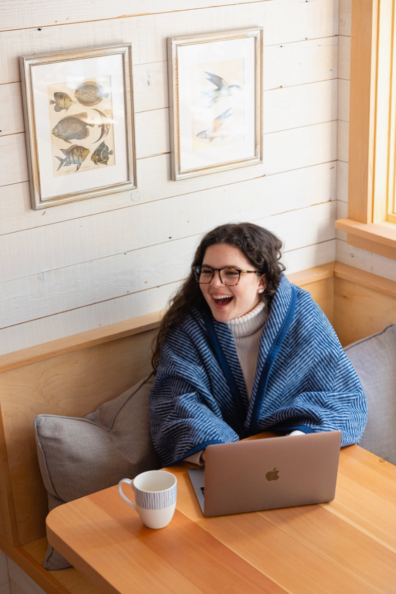 Harborview Herringbone Blanket - Medium