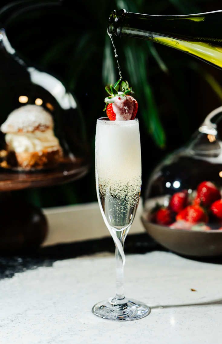 Effervescent Elegance Champagne Set