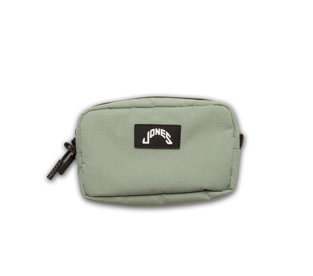 Jones Sports Co Caddie Passport