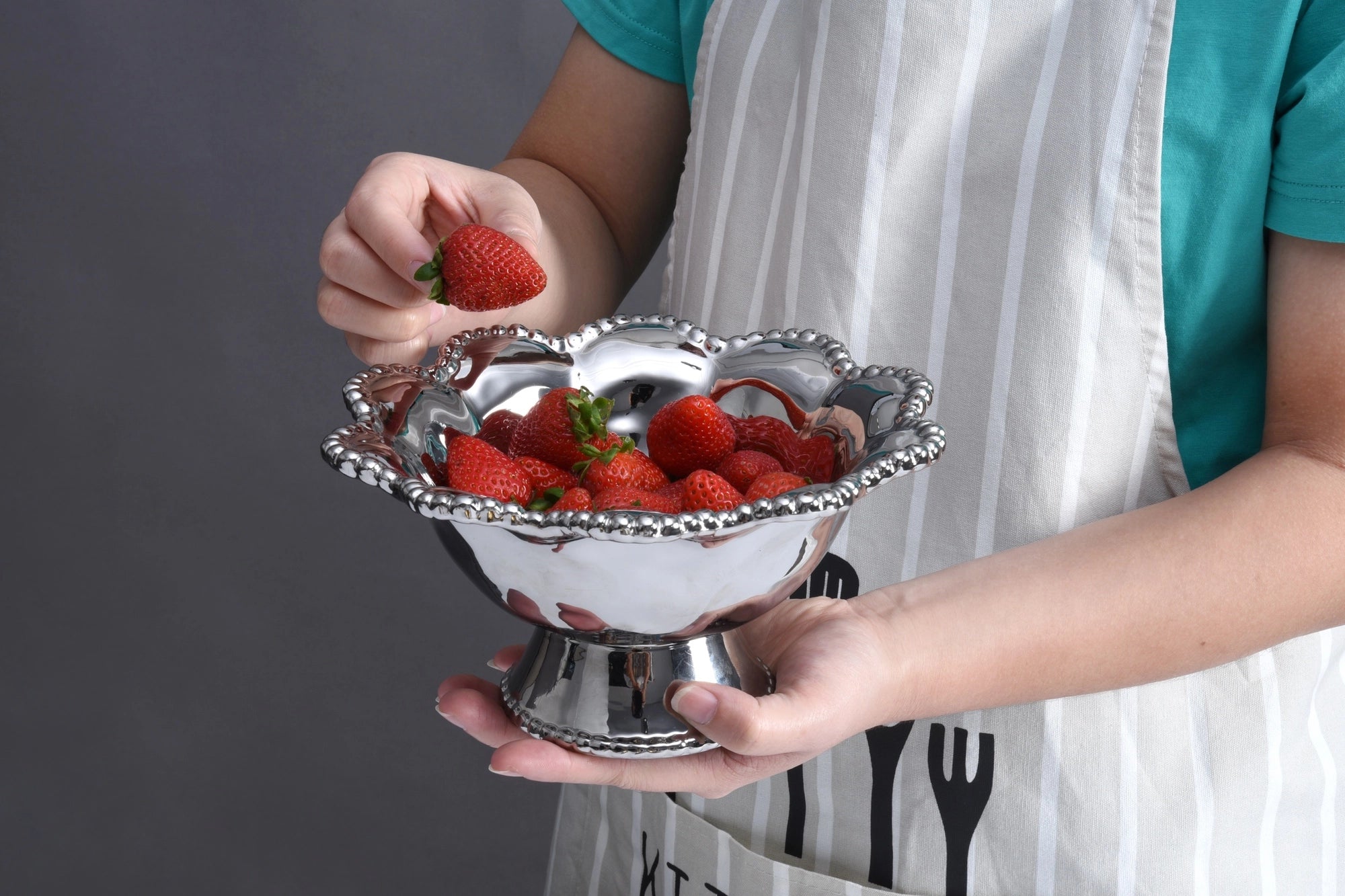 Verona Flower-Shaped Footed Bowl