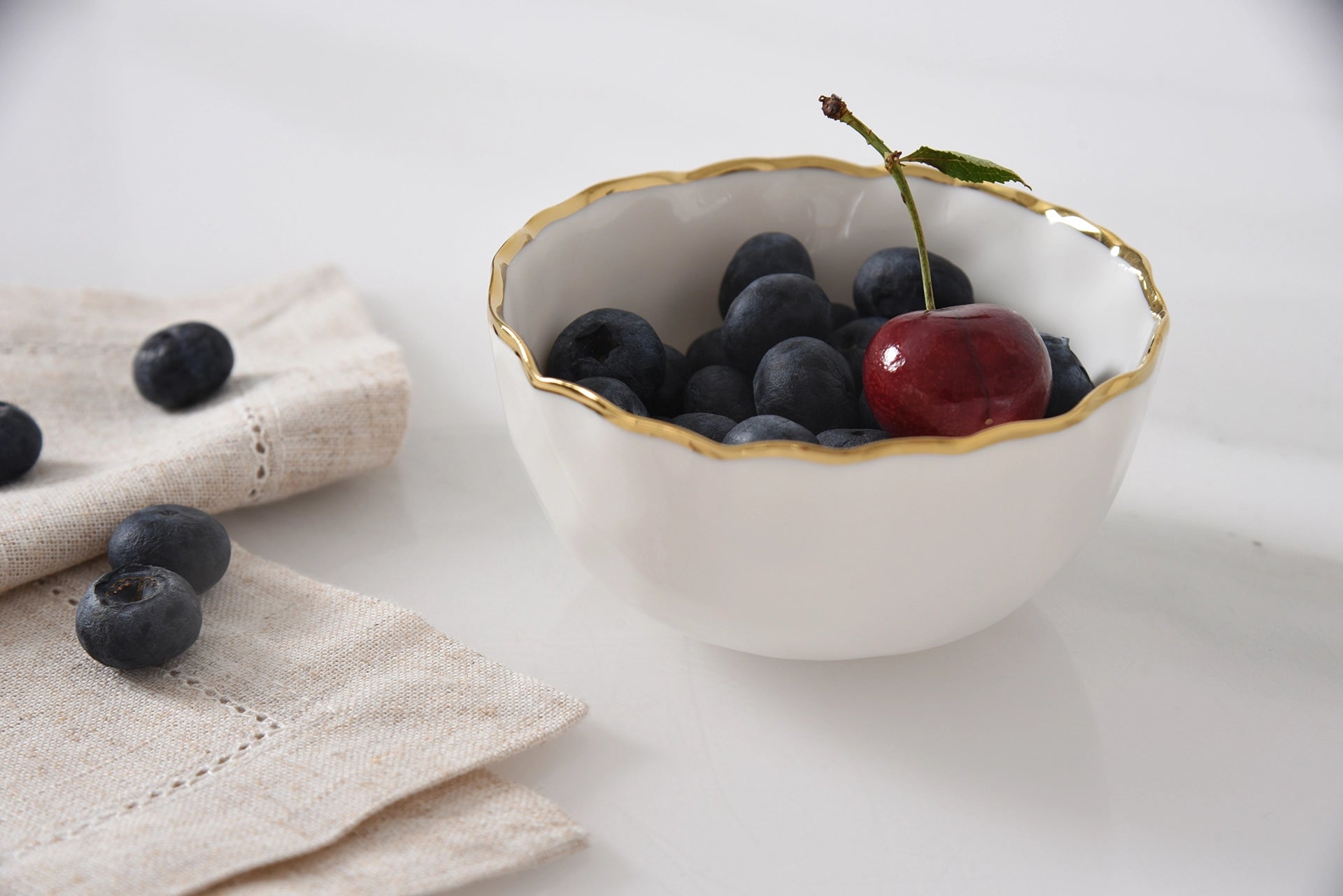 Gold Trim Porcelain Bowls & Dessert Sauces Set